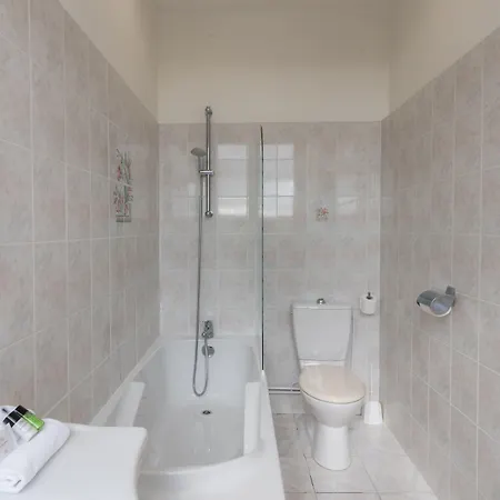 Grand De L'esperance Отель