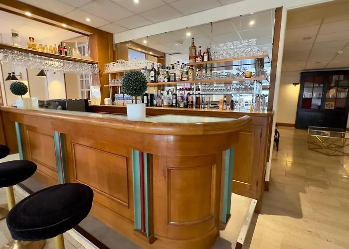 Grand De L'esperance Hotell Lisieux