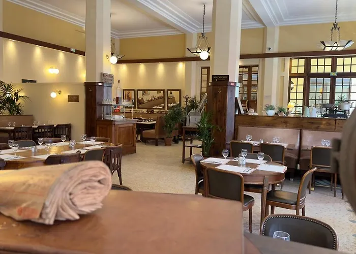 Grand De L'esperance Hotell Lisieux