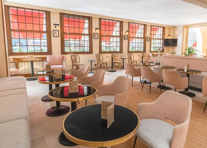 Grand De L'esperance Hotell Lisieux