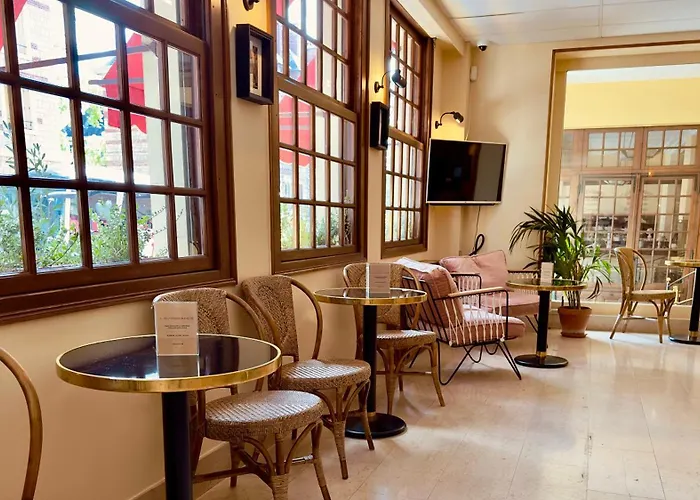 Отель Grand De L'esperance Лизьё