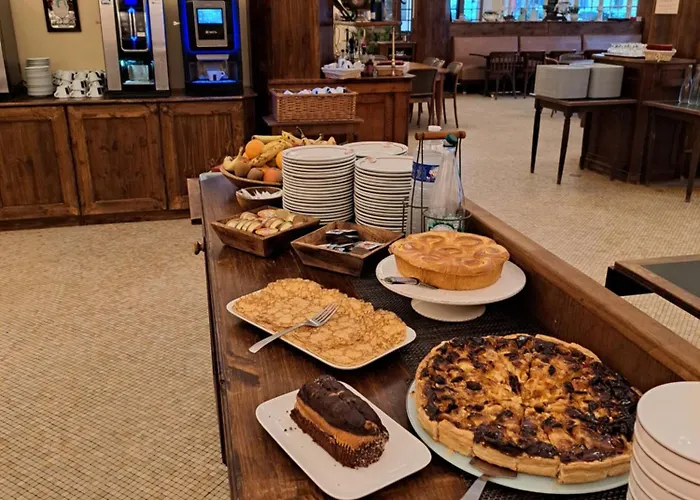 Grand De L'esperance Hotell Lisieux